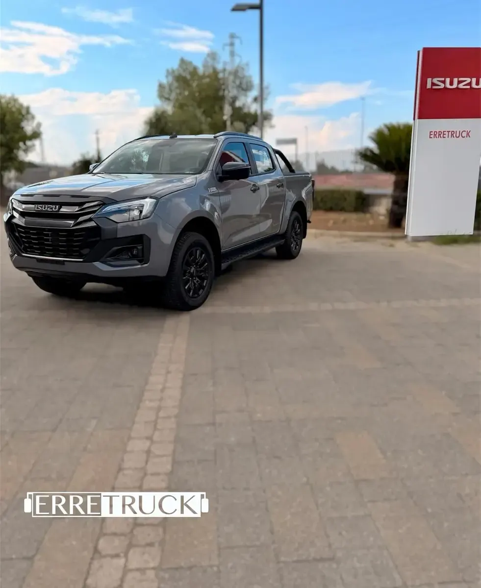 Nuova Isuzu D-Max 163 CV (119 kW) 2026 Grigio Pick-up