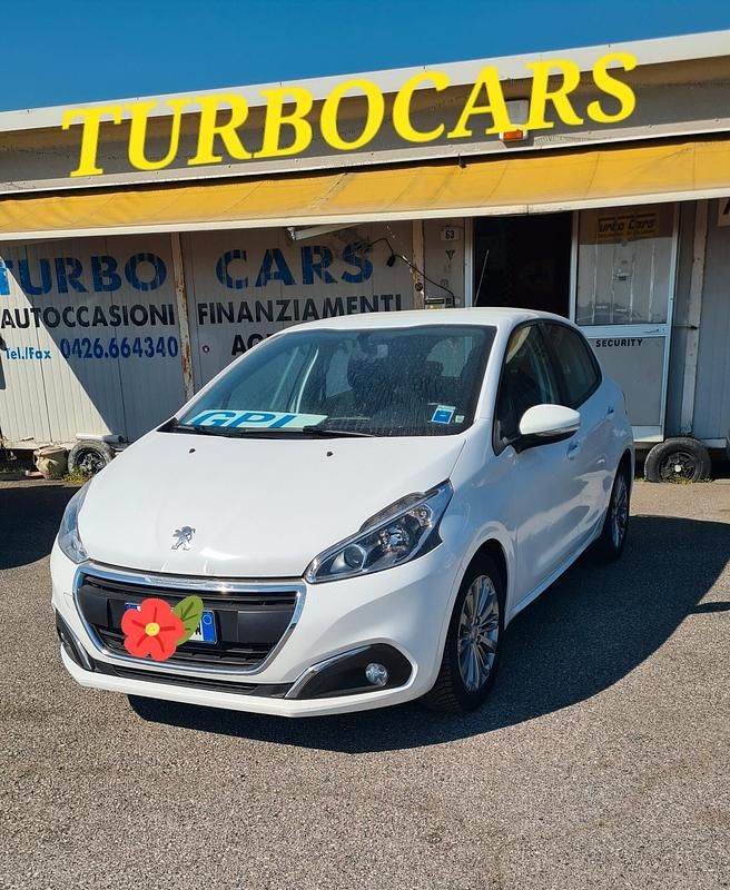 Usata Peugeot 208 81 CV (59 kW) 2016 Bianco Utilitaria