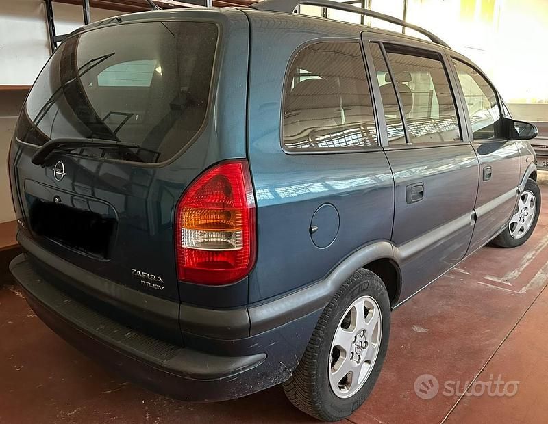 Usata Opel Zafira 101 CV (74 kW) 2001 Verde Monovolume