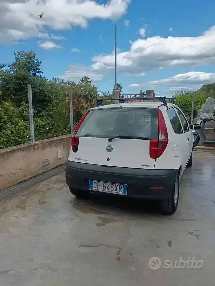 Usata Fiat Punto 69 CV (50 kW) 2007 Bianco Utilitaria