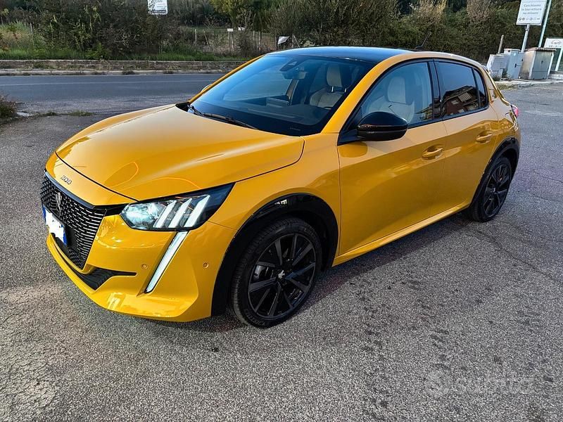 Usata Peugeot 208 GT 101 CV (74 kW) 2021 Giallo Utilitaria