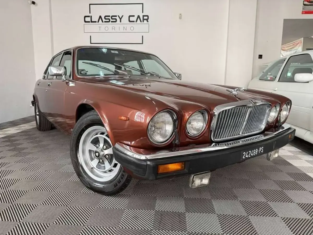 Usata Jaguar XJ6 200 CV (147 kW) 1981 Bronzo Berlina
