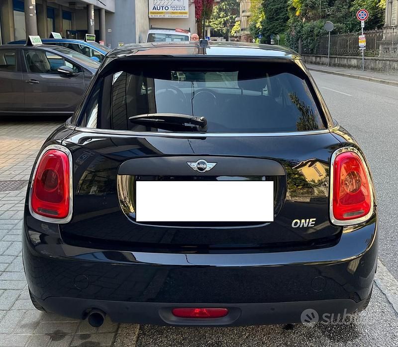 Usata Mini ONE 75 CV (55 kW) 2016 Nero Utilitaria