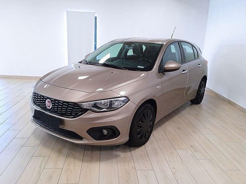 Usata Fiat Tipo Easy 120 CV (88 kW) 2017 Beige Utilitaria