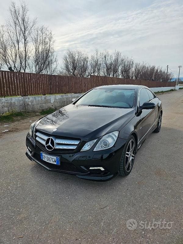 Usata Mercedes E250 204 CV (150 kW) 2013 Nero Coupé