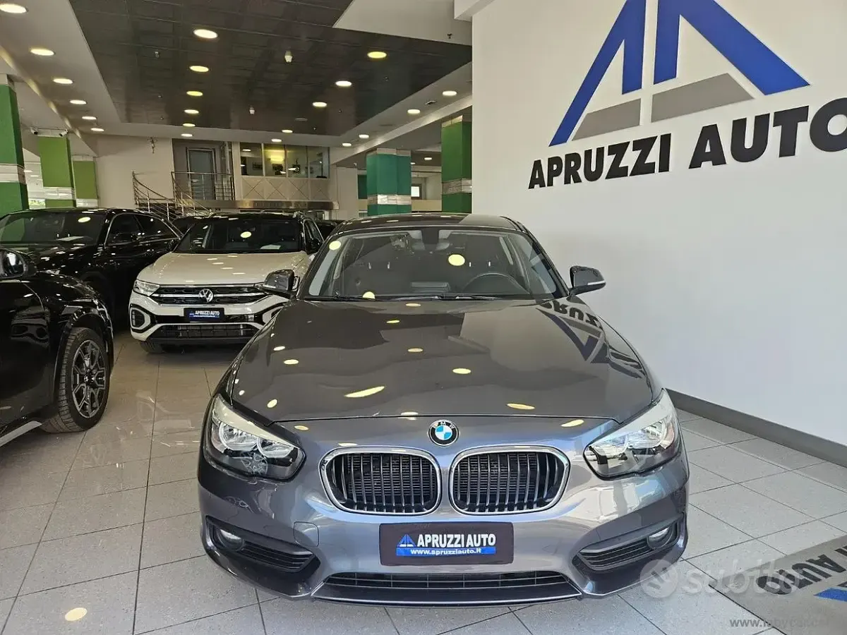 Usata BMW 116 Advantage 116 CV (85 kW) 2019 Grigio Utilitaria