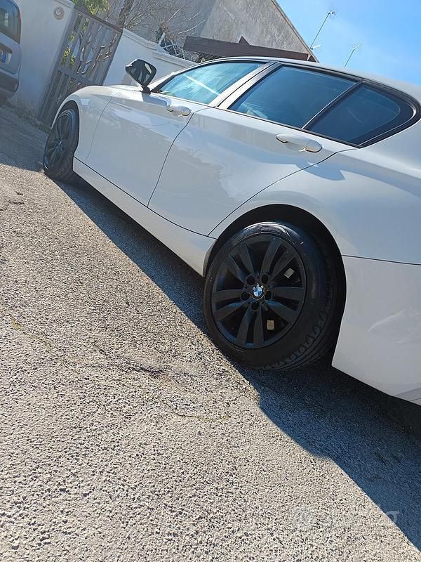 Usata BMW 116 Sport Line 116 CV (85 kW) 2013 Bianco Utilitaria