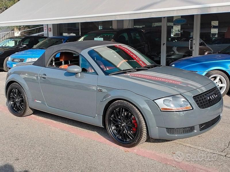 Usata Audi TT Roadster 179 CV (131 kW) 2000 Grigio topo perlato Cabrio