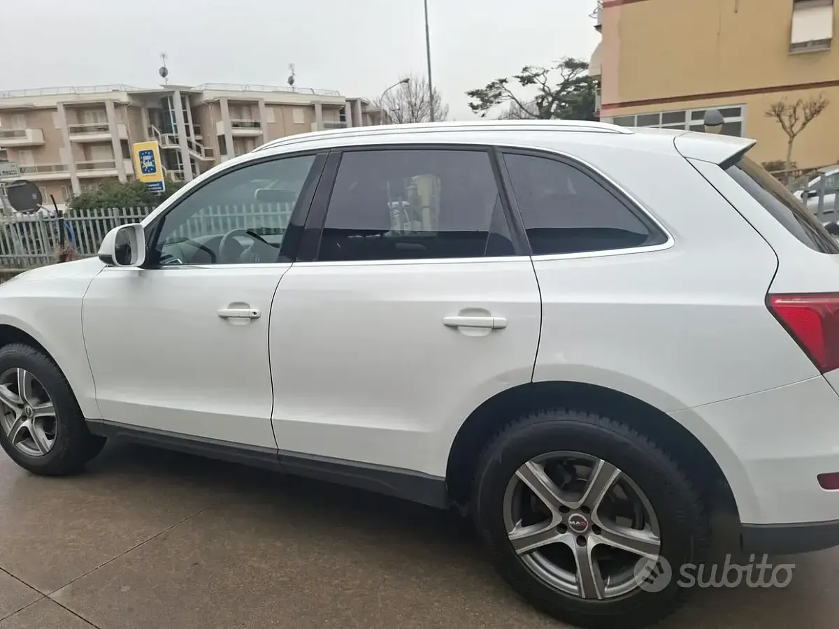 Usata Audi Q5 Advanced Plus 170 CV (125 kW) 2011 Bianco SUV