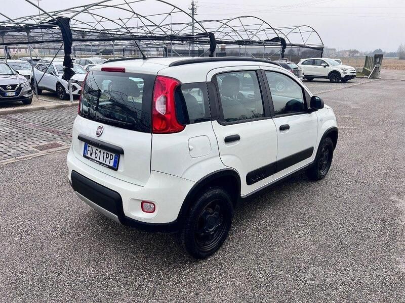Usata Fiat Panda 4x4 S 85 CV (62 kW) 2019 Bianco Utilitaria