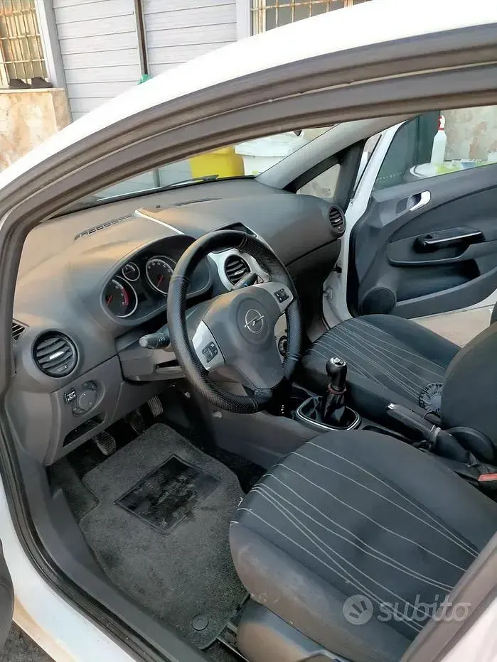 Usata Opel Corsa 80 CV (58 kW) 2009 Bianco Utilitaria