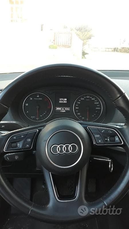 Usata Audi Q2 S-Line 116 CV (85 kW) 2022 Grigio SUV