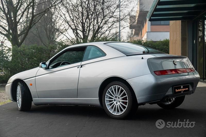 Usata Alfa Romeo GTV 166 CV (122 kW) 2003 Grigio Coupé