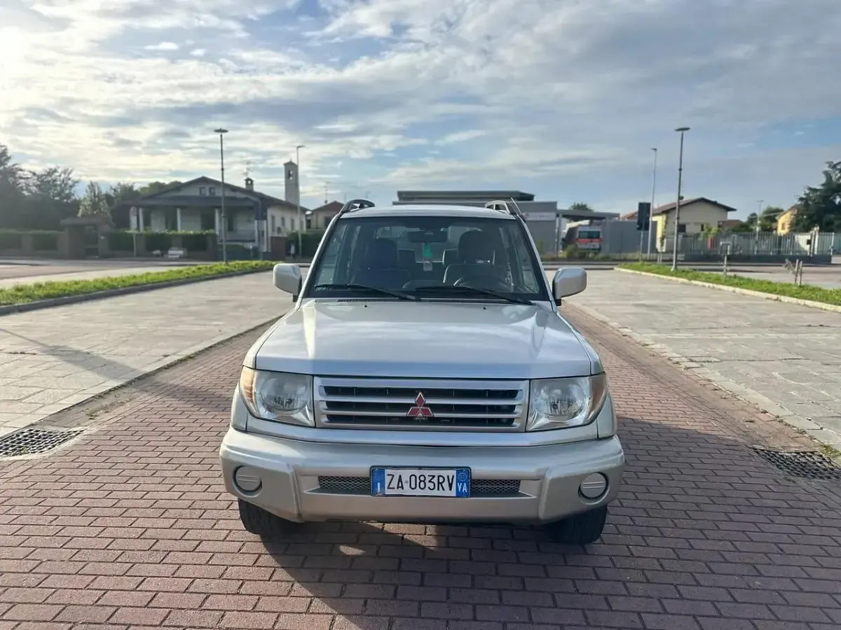 Usata Mitsubishi Pajero 114 CV (83 kW) 2003 Grigio SUV