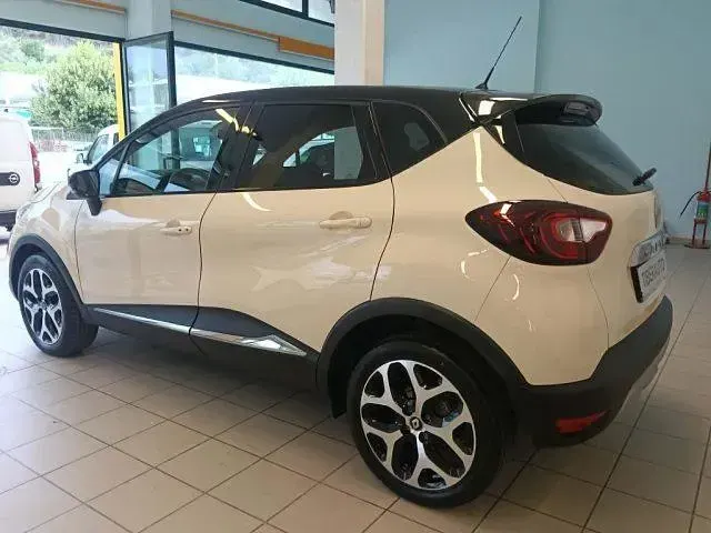 Usata Renault Captur 90 CV (66 kW) 2019 Beige SUV