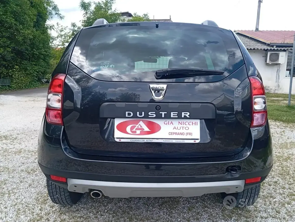 Usata Dacia Duster Lauréate 109 CV (80 kW) 2015 Nero SUV