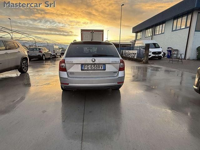 Usata Skoda Octavia Executive 110 CV (80 kW) 2017 Argento Station wagon