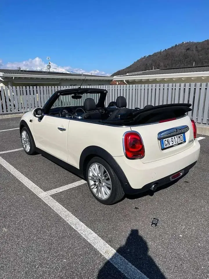 Usata Mini Cooper D Cabriolet 116 CV (85 kW) 2016 Other Cabrio
