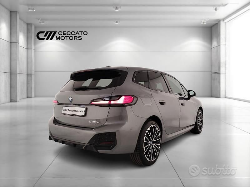 Usata BMW 225 Active Tourer M Sport 245 CV (180 kW) 2024 Grigio Monovolume