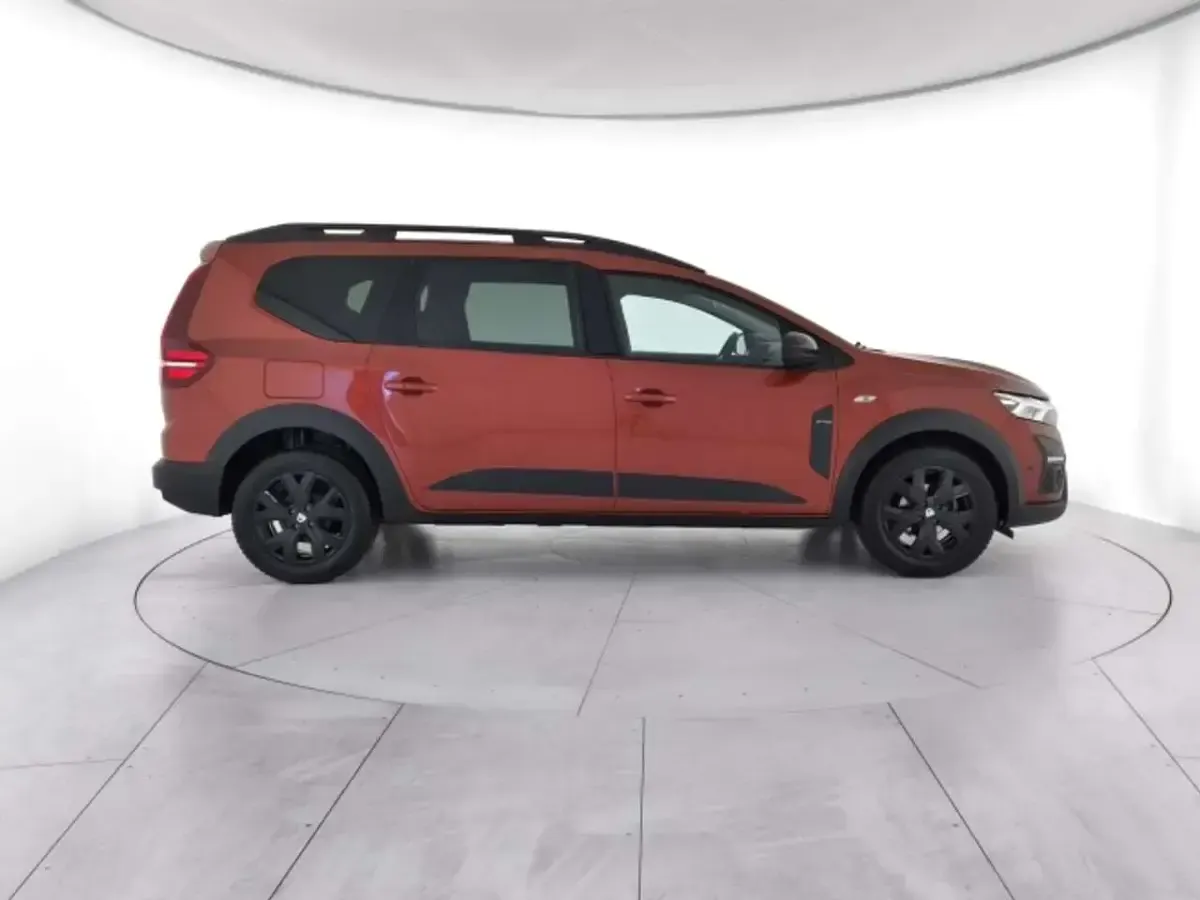 Usata Dacia Jogger Extreme 101 CV (74 kW) 2022 Brun terracotta Monovolume