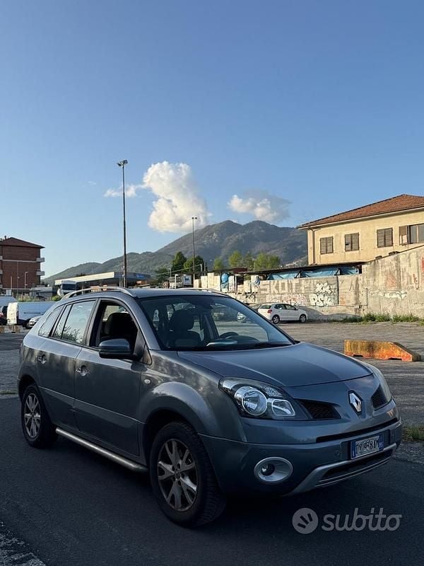 Usata Renault Koleos Dynamique 150 CV (110 kW) 2009 Grigio SUV