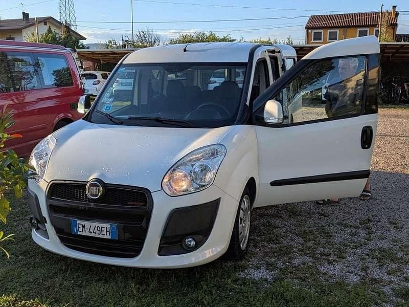 Usata Fiat Doblò Dynamic 135 CV (99 kW) 2012 Bianco Monovolume