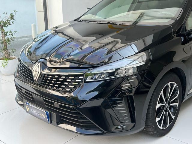 Usata Renault Clio V Techno 90 CV (66 kW) 2024 Nero metallizzato Berlina