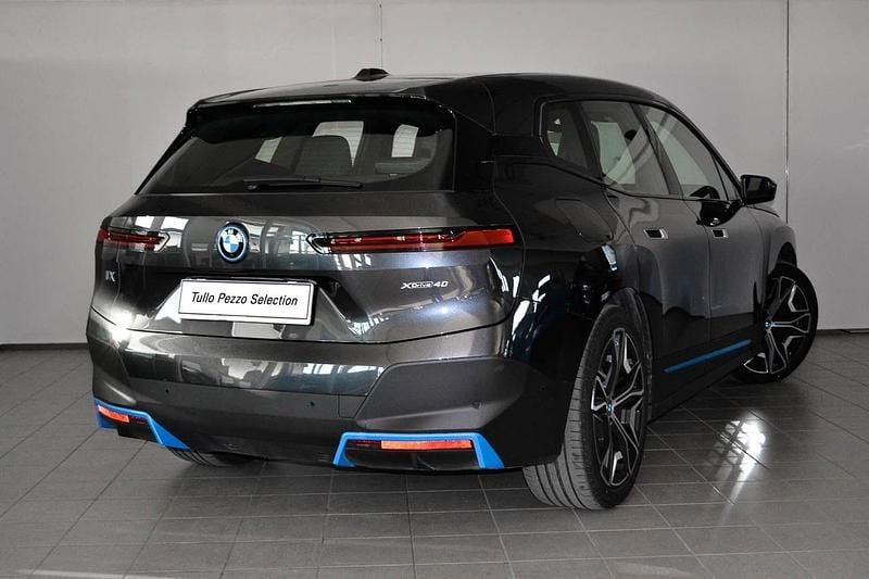 Usata BMW iX Comfort Edition 239 kW (326 CV) 2021 Sophisto grey metal SUV