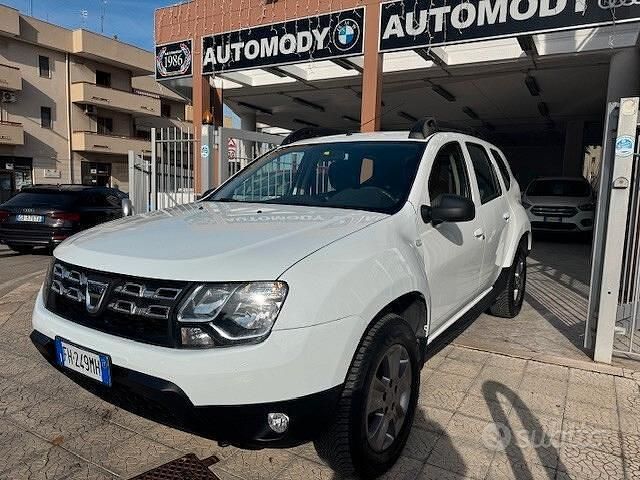 Usata Dacia Duster Lauréate 110 CV (80 kW) 2017 Bianco SUV