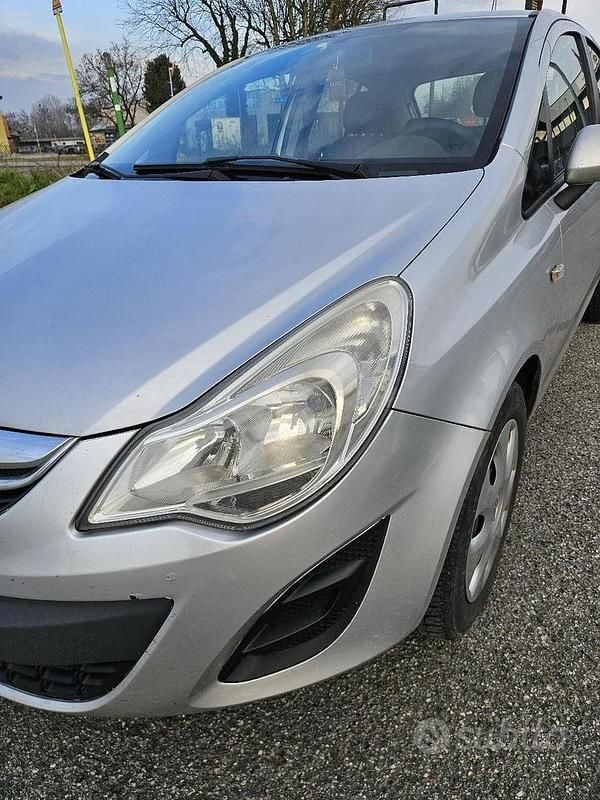Usata Opel Corsa 75 CV (55 kW) 2013 Grigio Utilitaria