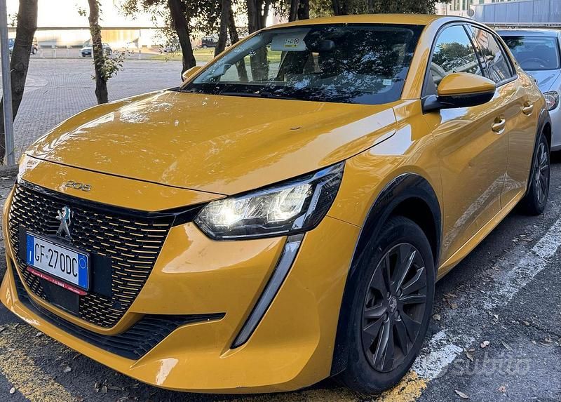 Usata Peugeot e-208 100 kW (136 CV) 2021 Giallo Utilitaria