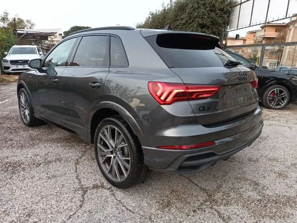 Usata Audi Q3 Ambiente 150 CV (110 kW) 2025 Gray SUV