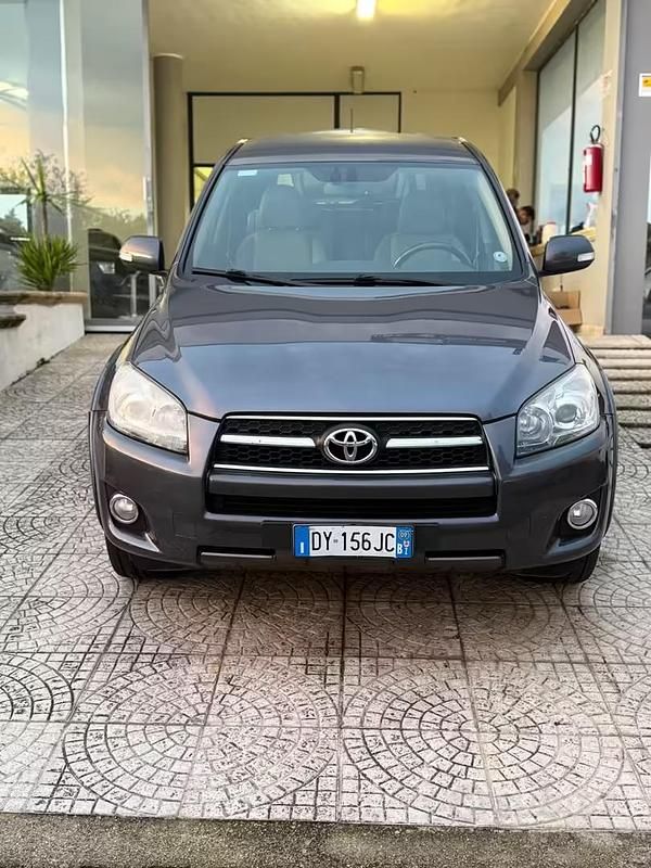 Usata Toyota RAV4 Luxury 150 CV (110 kW) 2009 Giallo SUV