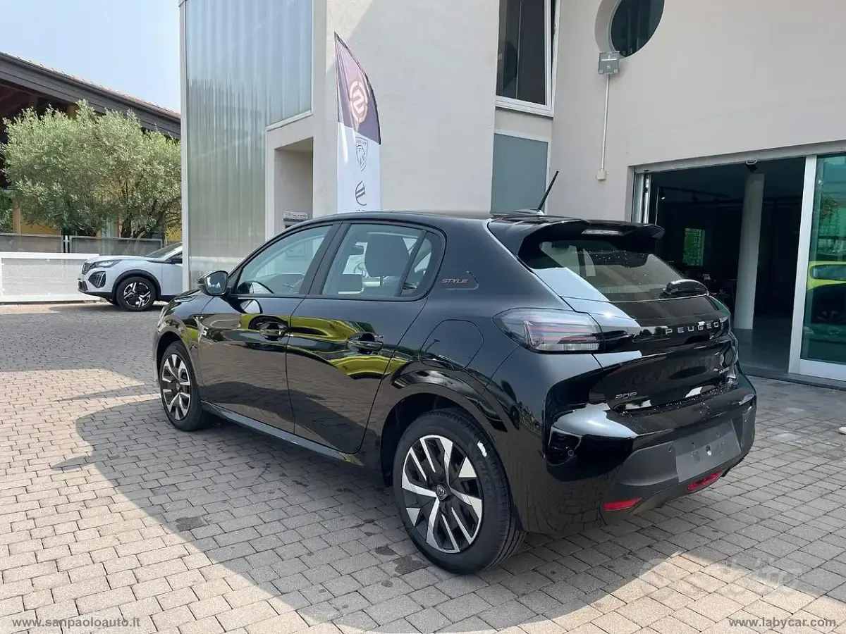 Nuova Peugeot 208 Style 101 CV (74 kW) 2026 Nero Utilitaria