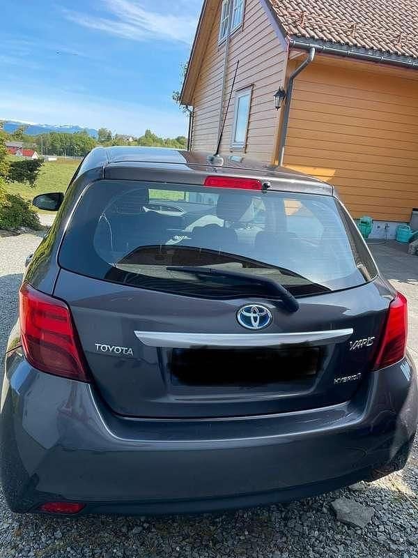 Usata Toyota Yaris Lounge 90 CV (66 kW) 2016 Nero Berlina