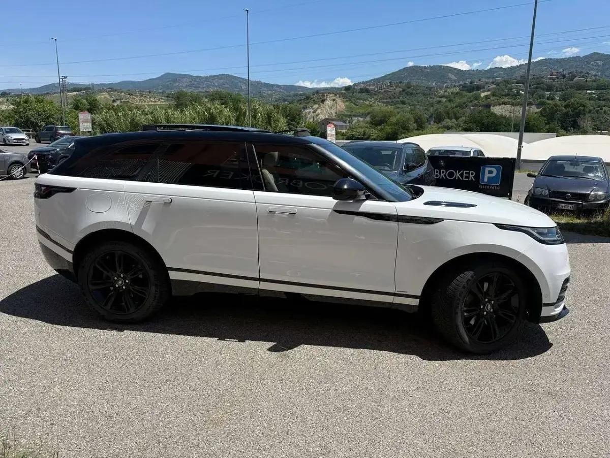 Usata Land Rover Range Rover Velar SE Dynamic 241 CV (177 kW) 2017 Bianco SUV
