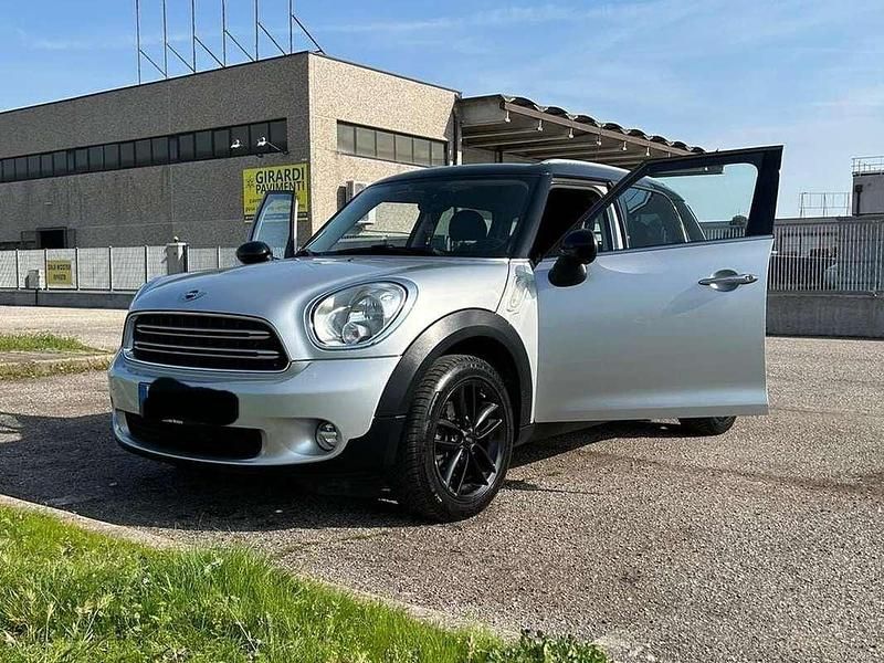 Usata Mini Park Lane Countryman 111 CV (81 kW) 2015 Argento SUV