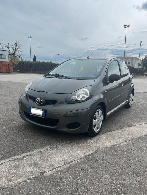 Usata Toyota Aygo 68 CV (50 kW) 2010 Utilitaria