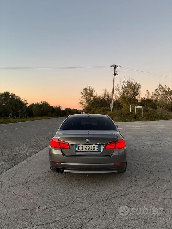 Usata BMW 520 184 CV (135 kW) 2010 Grigio Berlina