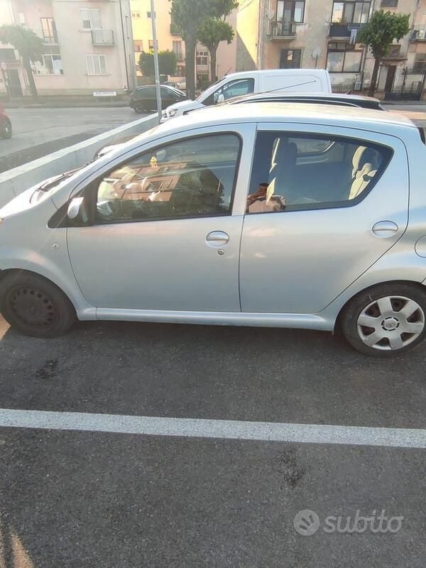 Usata Toyota Aygo 67 CV (49 kW) 2007 Blu Utilitaria