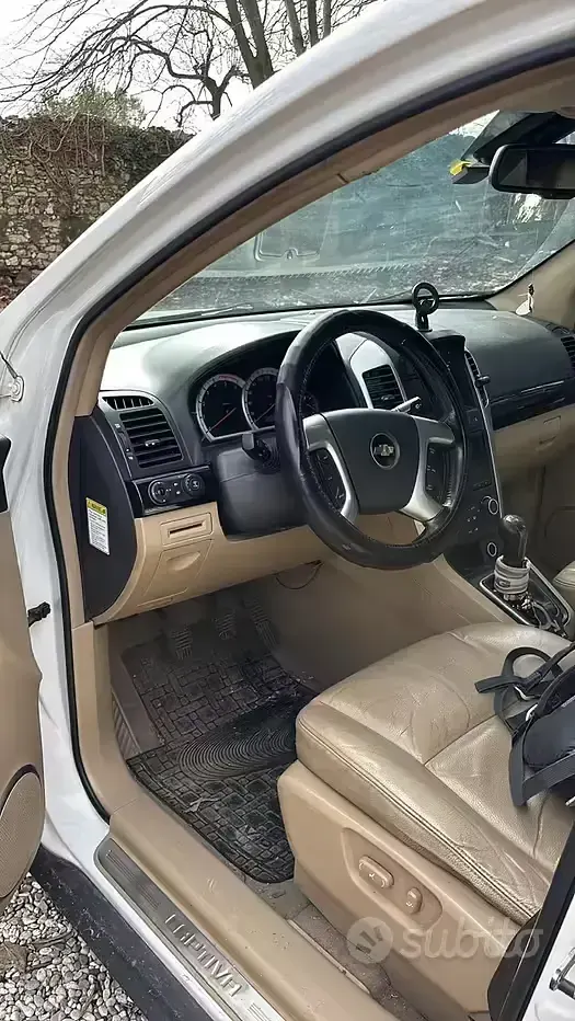 Usata Chevrolet Captiva 150 CV (110 kW) 2009 Bianco SUV