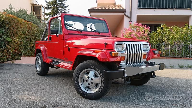 Usata Jeep Wrangler 103 CV (75 kW) 1991 Rosso SUV