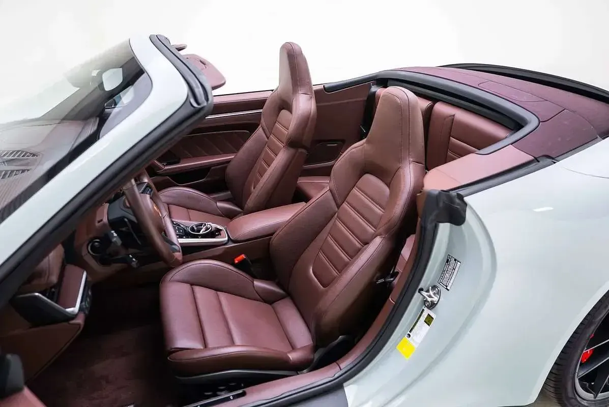 Usata Porsche 992 540 CV (397 kW) 2025 Blu/azzurro Cabrio