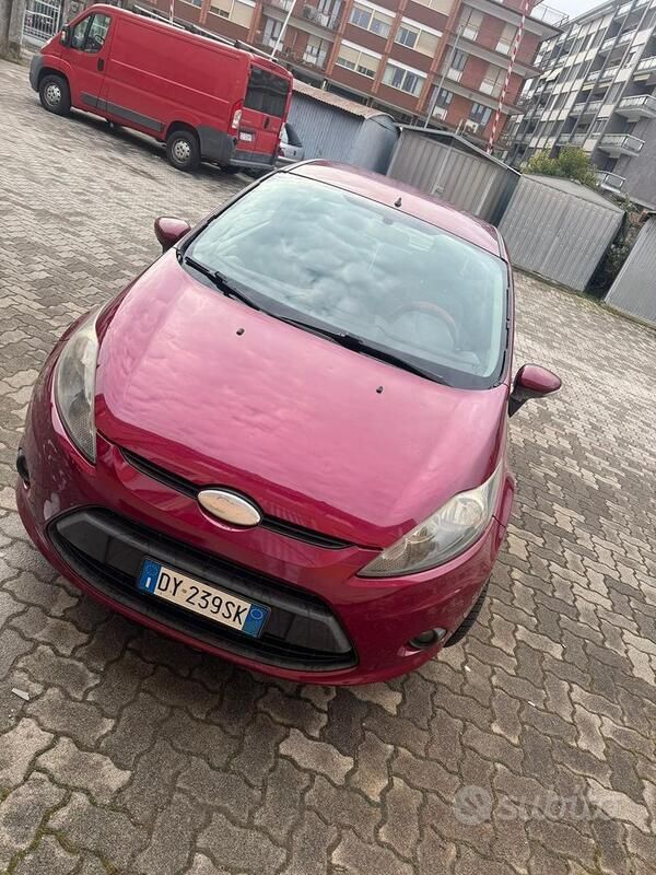 Usata 2009 Ford Fiesta Due volumi | 1200 € (Super prezzo) - Immagine 1/4