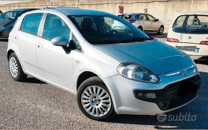 Usata Fiat Punto Evo Dynamic 77 CV (56 kW) 2009 Argento Utilitaria