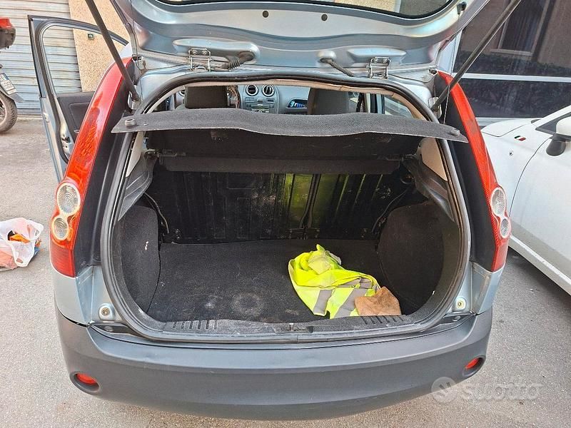 Usata Ford Fiesta 2005 Utilitaria