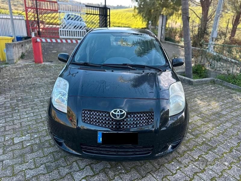 Usata Toyota Yaris Sol 90 CV (66 kW) 2006 Nero Berlina