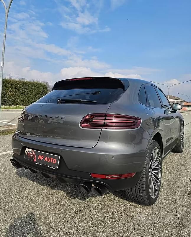 Usata Porsche Macan Turbo 252 CV (185 kW) 2018 Grigio SUV
