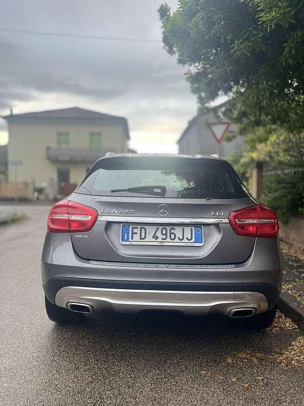 Usata Mercedes GLA220 177 CV (130 kW) 2017 SUV