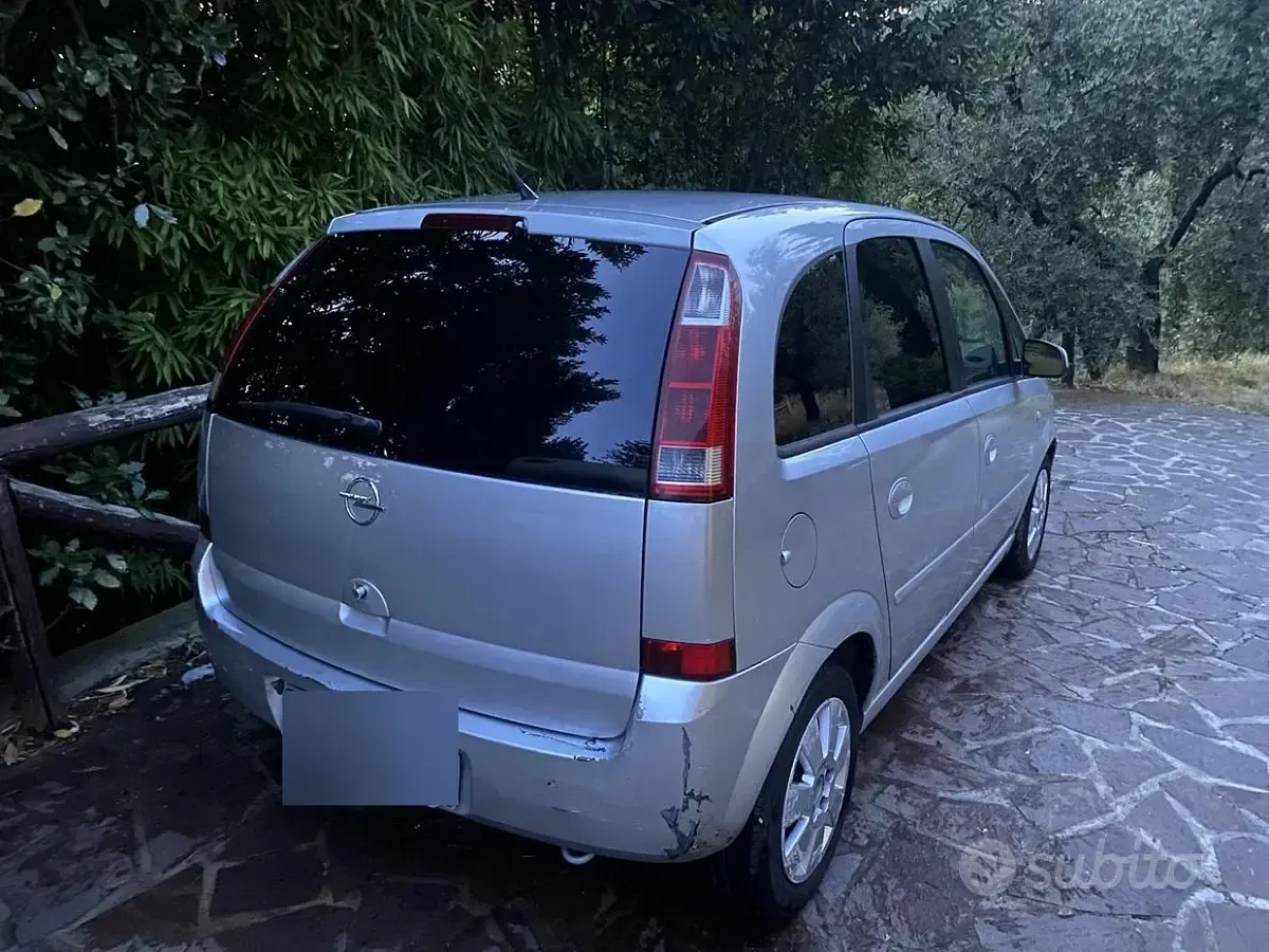 Usata Opel Meriva 101 CV (74 kW) 2004 Grigio Monovolume